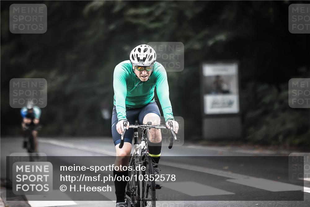 13.09.2026 - Stadtparktriathlon H.Heesch http://msf.ph/oto/10352578 13.09.2026 11:07:02 Radfahren 478, 584, 707 meine-sportfotos.de