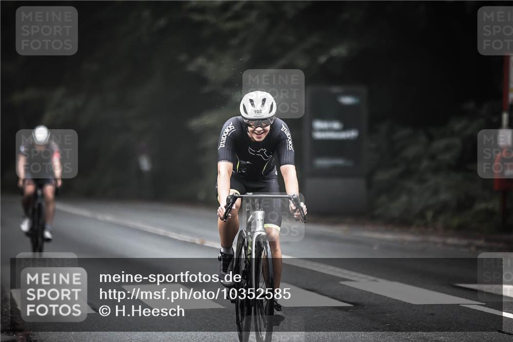 13.09.2026 - Stadtparktriathlon H.Heesch http://msf.ph/oto/10352585 13.09.2026 09:28:29 Radfahren 108, 143, 160, 162, 208 meine-sportfotos.de