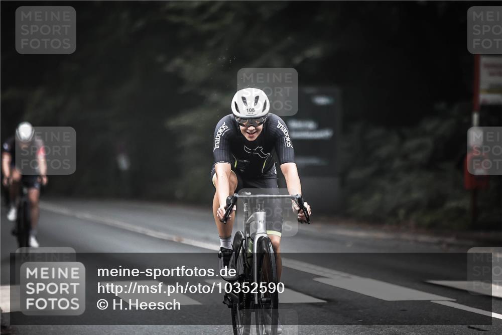13.09.2026 - Stadtparktriathlon H.Heesch http://msf.ph/oto/10352590 13.09.2026 09:28:29 Radfahren 108, 143, 160, 162, 208 meine-sportfotos.de