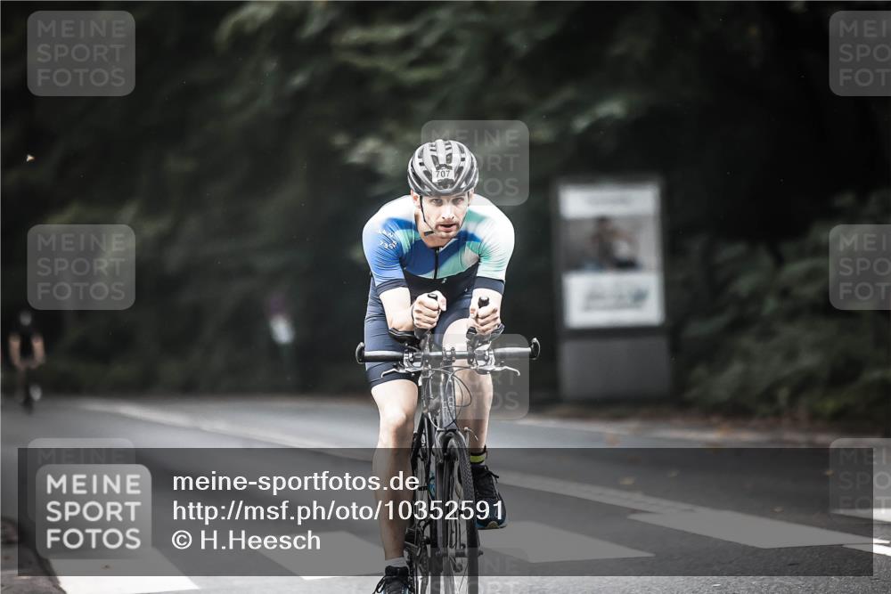 13.09.2026 - Stadtparktriathlon H.Heesch http://msf.ph/oto/10352591 13.09.2026 11:07:06 Radfahren 478, 584, 707 meine-sportfotos.de