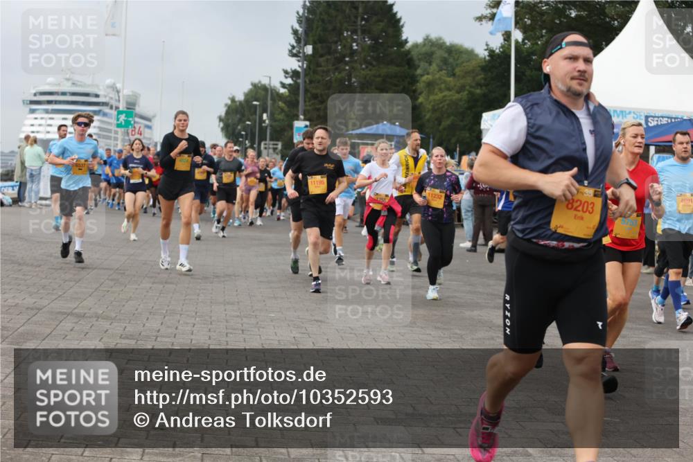 13.09.2026 - Kiel Lauf Andreas Tolksdorf http://msf.ph/oto/10352593 13.09.2026 09:56:37 Kiellinie 11195, 7760, 11232, 38, 8203, 4691 meine-sportfotos.de