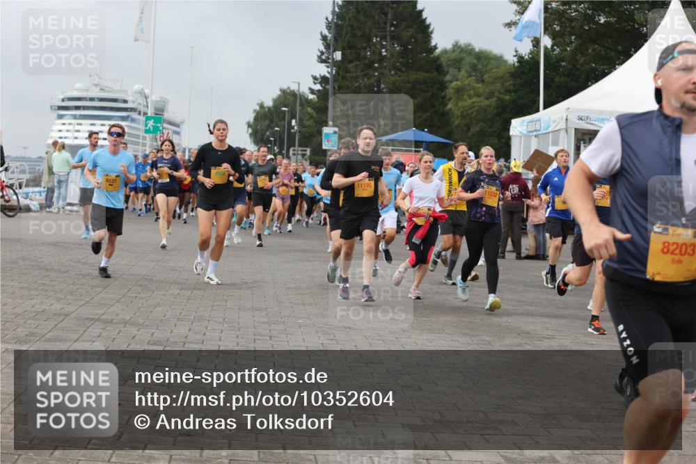 13.09.2026 - Kiel Lauf Andreas Tolksdorf http://msf.ph/oto/10352604 13.09.2026 09:56:37 Kiellinie 6537, 4824, 11195, 11232, 39, 8203 meine-sportfotos.de
