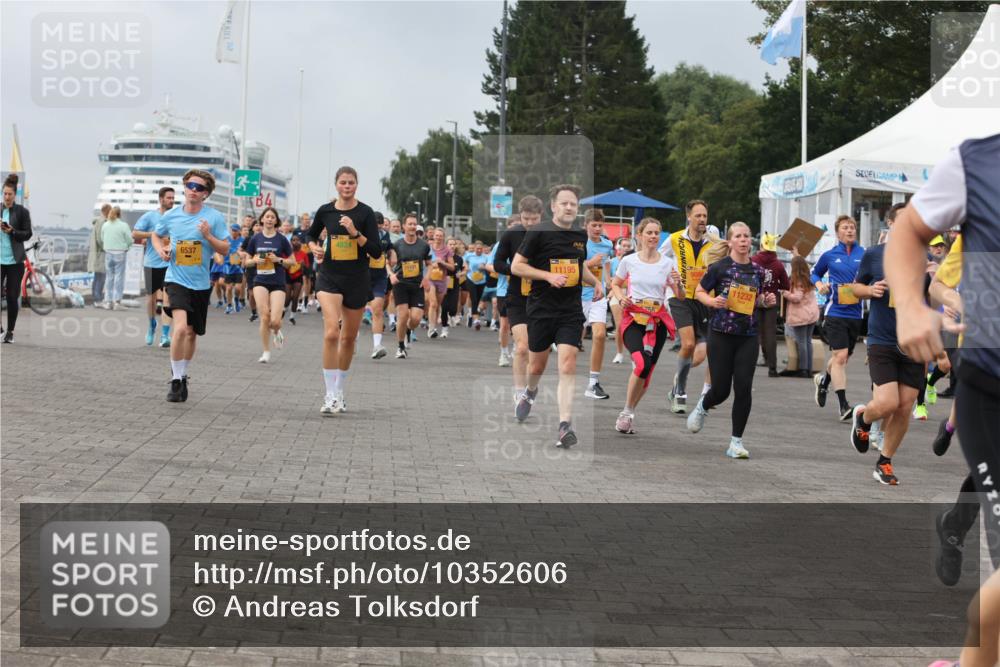 13.09.2026 - Kiel Lauf Andreas Tolksdorf http://msf.ph/oto/10352606 13.09.2026 09:56:37 Kiellinie 6537, 13, 4, 4824, 11195, 11232 meine-sportfotos.de