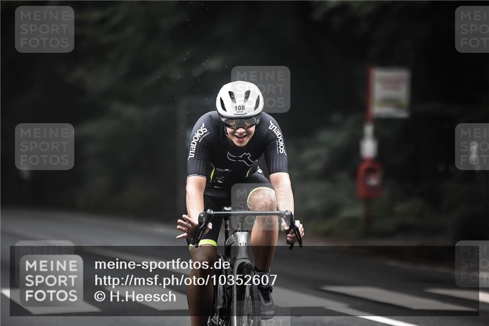 13.09.2026 - Stadtparktriathlon H.Heesch http://msf.ph/oto/10352607 13.09.2026 09:28:29 Radfahren 108, 143, 160, 162, 208 meine-sportfotos.de
