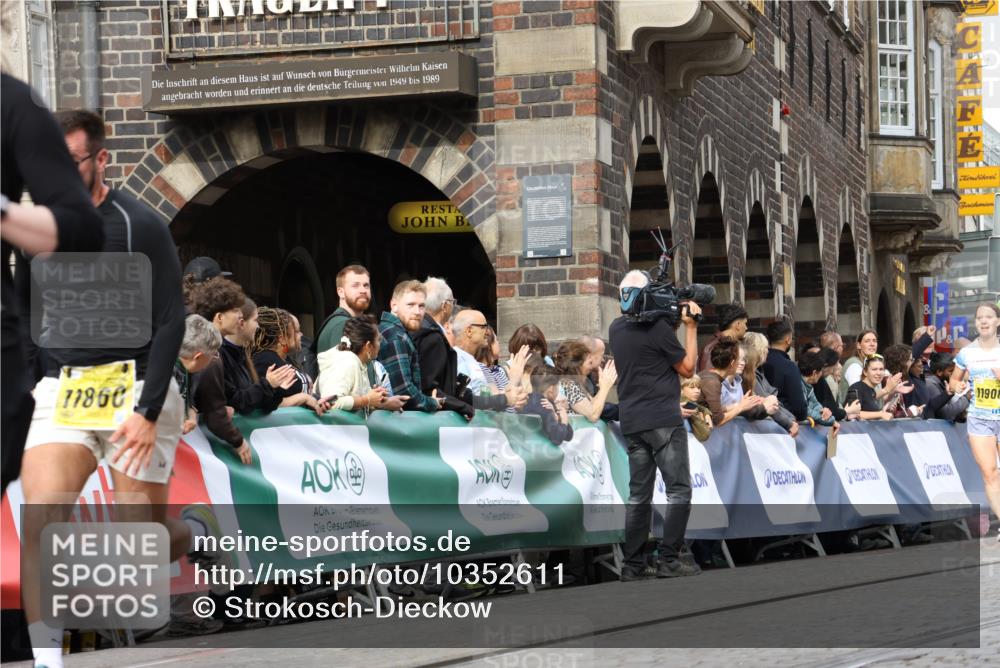 13.09.2026 - 21. swb-Marathon Bremen Strokosch-Dieckow http://msf.ph/oto/10352611 13.09.2026 10:55:11 Ziel 10589, 10608, 10646, 10901, 11040, 11174, 11569, 11620, 11860, 11874, 11889, 11976, 12313, 12519, 12800, 13592, 10725, 11014, 11466, 11631, 11910, 12201, 12218, 12258, 12549 meine-sportfotos.de