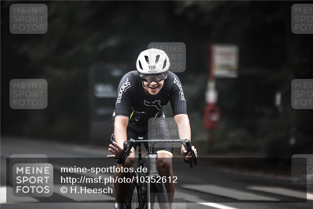 13.09.2026 - Stadtparktriathlon H.Heesch http://msf.ph/oto/10352612 13.09.2026 09:28:29 Radfahren 108, 143, 160, 162, 208 meine-sportfotos.de