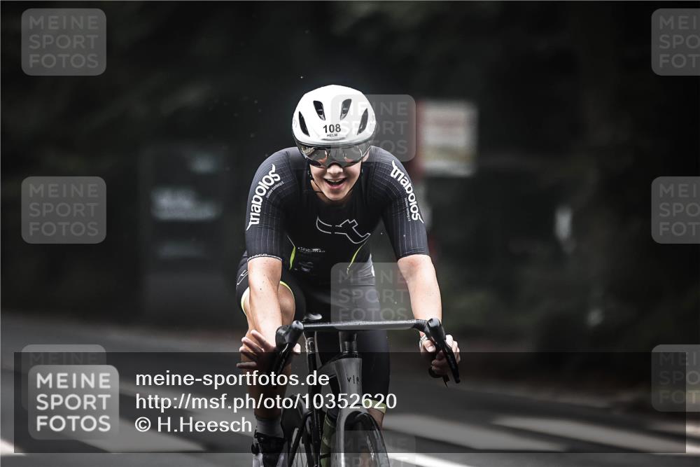 13.09.2026 - Stadtparktriathlon H.Heesch http://msf.ph/oto/10352620 13.09.2026 09:28:29 Radfahren 108, 143, 160, 162, 208 meine-sportfotos.de