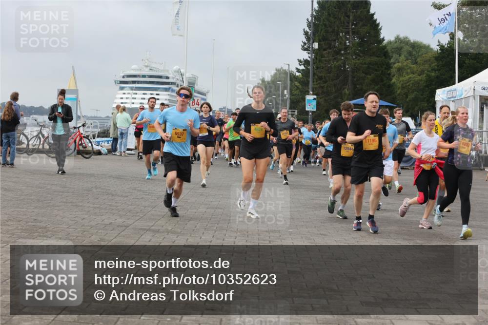 13.09.2026 - Kiel Lauf Andreas Tolksdorf http://msf.ph/oto/10352623 13.09.2026 09:56:38 Kiellinie 6537, 4, 4824, 12544, 11195, 11232 meine-sportfotos.de