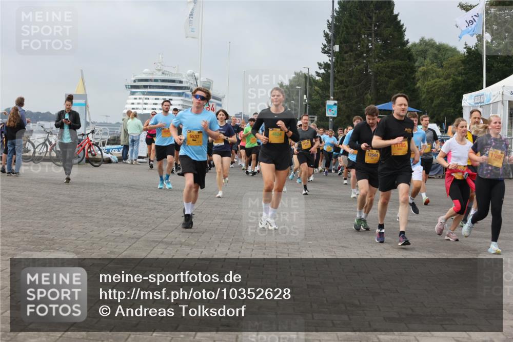 13.09.2026 - Kiel Lauf Andreas Tolksdorf http://msf.ph/oto/10352628 13.09.2026 09:56:38 Kiellinie 6537, 4, 4824, 12544, 71195, 11232 meine-sportfotos.de