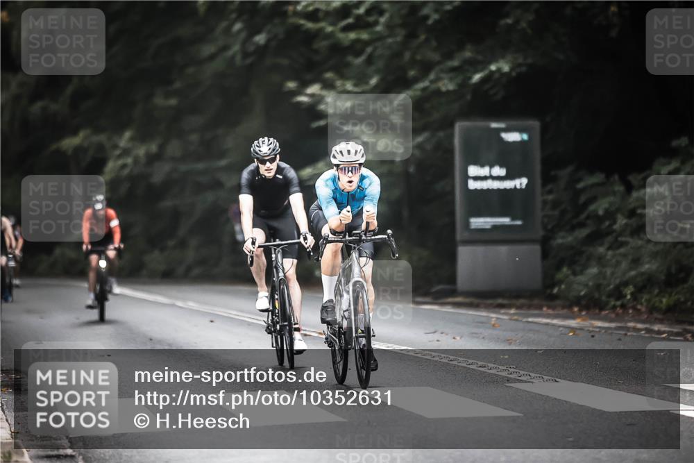 13.09.2026 - Stadtparktriathlon H.Heesch http://msf.ph/oto/10352631 13.09.2026 11:07:13 Radfahren 586, 599, 639, 646, 677 meine-sportfotos.de