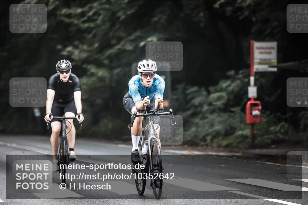 13.09.2026 - Stadtparktriathlon H.Heesch http://msf.ph/oto/10352642 13.09.2026 11:07:13 Radfahren 586, 599, 639, 646, 677 meine-sportfotos.de
