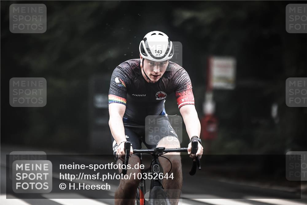 13.09.2026 - Stadtparktriathlon H.Heesch http://msf.ph/oto/10352644 13.09.2026 09:28:31 Radfahren 108, 143, 158, 160, 162, 208 meine-sportfotos.de