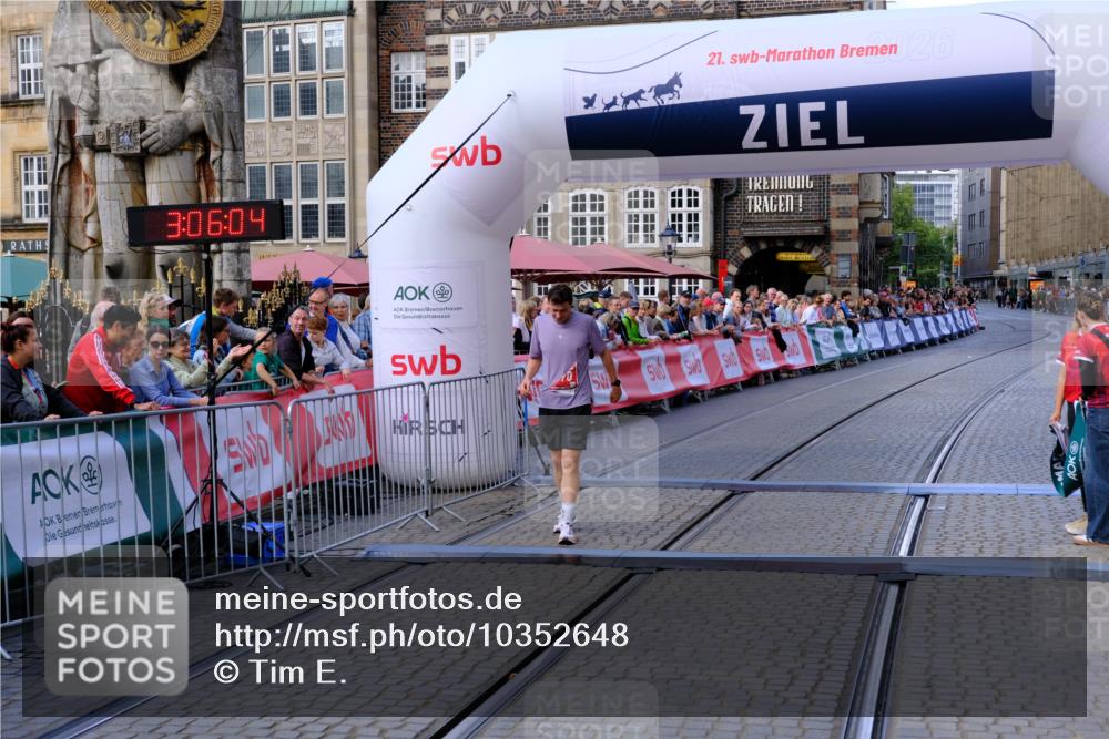 13.09.2026 - 21. swb-Marathon Bremen Tim E. http://msf.ph/oto/10352648 13.09.2026 12:36:53 Ziel  meine-sportfotos.de
