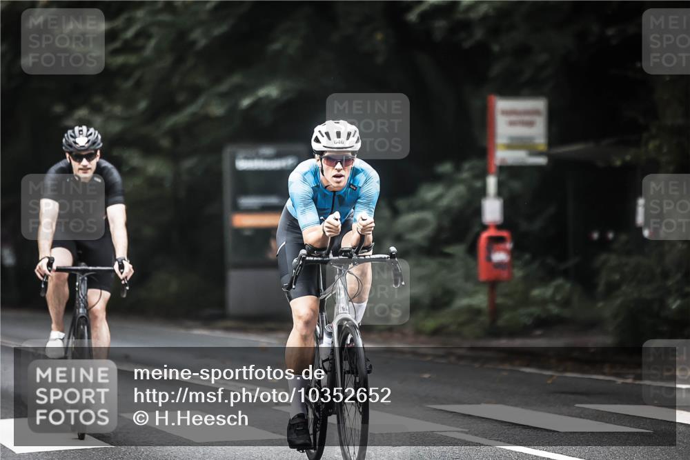 13.09.2026 - Stadtparktriathlon H.Heesch http://msf.ph/oto/10352652 13.09.2026 11:07:13 Radfahren 586, 599, 639, 646, 677 meine-sportfotos.de