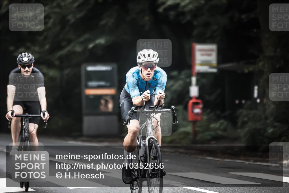 13.09.2026 - Stadtparktriathlon H.Heesch http://msf.ph/oto/10352656 13.09.2026 11:07:14 Radfahren 469, 586, 599, 639, 646, 677 meine-sportfotos.de