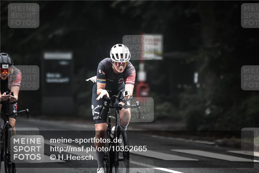 13.09.2026 - Stadtparktriathlon H.Heesch http://msf.ph/oto/10352665 13.09.2026 09:28:34 Radfahren 106, 108, 143, 158, 160, 184, 208 meine-sportfotos.de