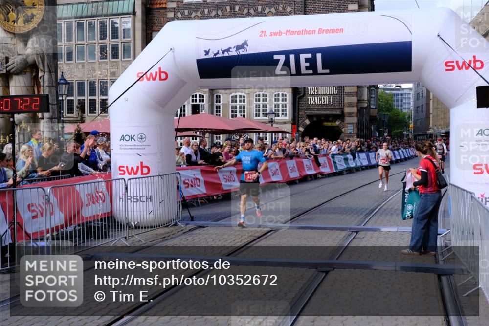 13.09.2026 - 21. swb-Marathon Bremen Tim E. http://msf.ph/oto/10352672 13.09.2026 12:38:11 Ziel  meine-sportfotos.de