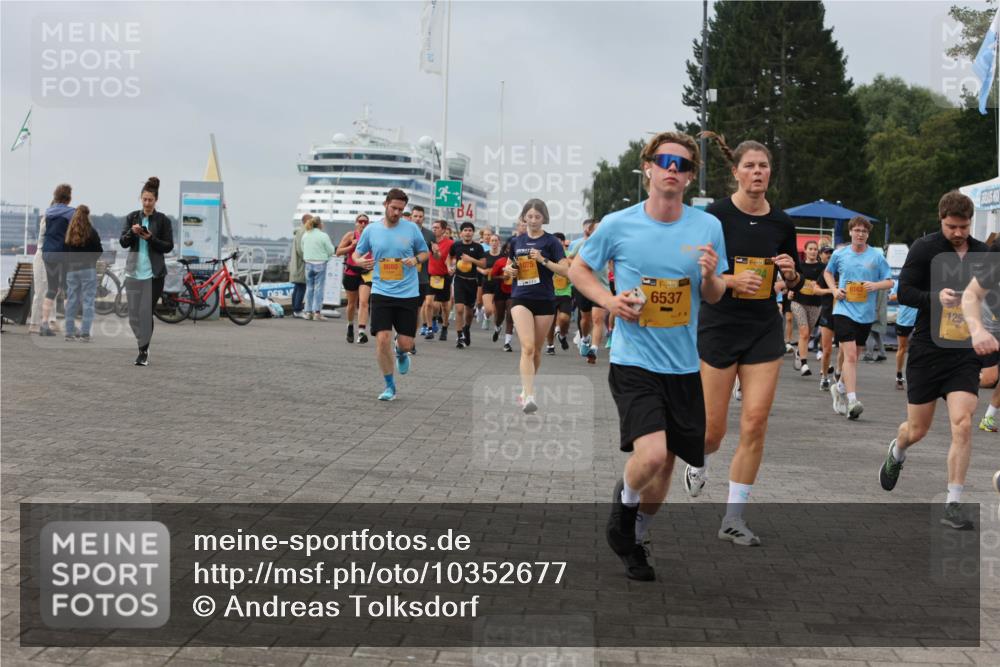 13.09.2026 - Kiel Lauf Andreas Tolksdorf http://msf.ph/oto/10352677 13.09.2026 09:56:39 Kiellinie 8680, 3, 4, 1075, 38, 6537, 125 meine-sportfotos.de