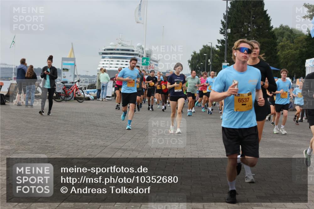 13.09.2026 - Kiel Lauf Andreas Tolksdorf http://msf.ph/oto/10352680 13.09.2026 09:56:40 Kiellinie 8680, 6537, 6163 meine-sportfotos.de