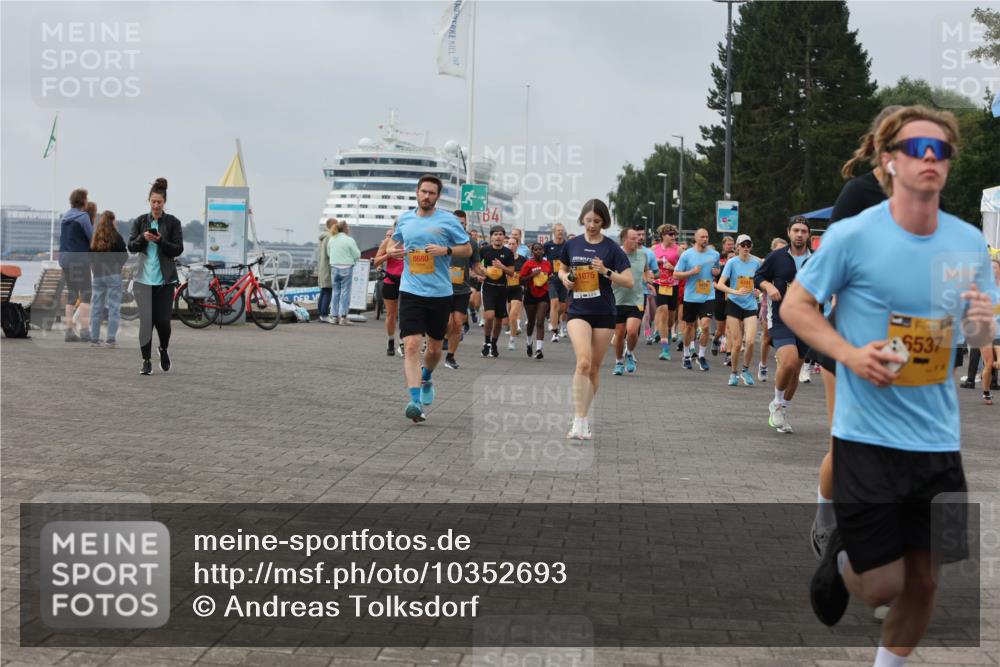 13.09.2026 - Kiel Lauf Andreas Tolksdorf http://msf.ph/oto/10352693 13.09.2026 09:56:40 Kiellinie 8680, 2, 1075, 6537 meine-sportfotos.de