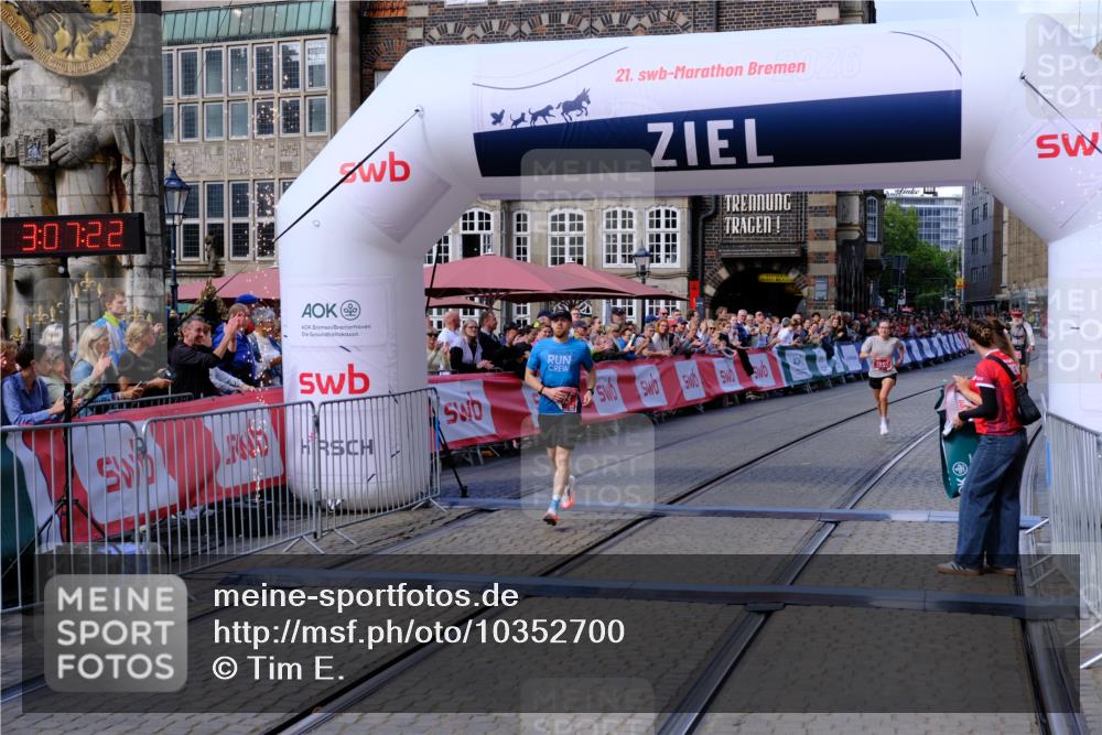 13.09.2026 - 21. swb-Marathon Bremen Tim E. http://msf.ph/oto/10352700 13.09.2026 12:38:11 Ziel  meine-sportfotos.de