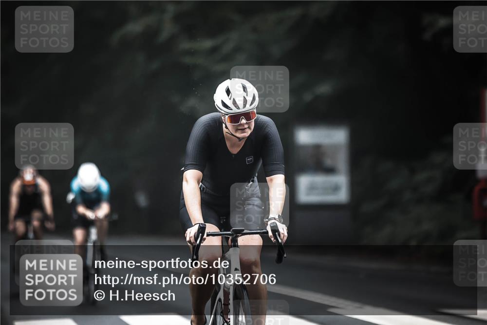 13.09.2026 - Stadtparktriathlon H.Heesch http://msf.ph/oto/10352706 13.09.2026 09:28:37 Radfahren 106, 158, 160, 184, 208 meine-sportfotos.de