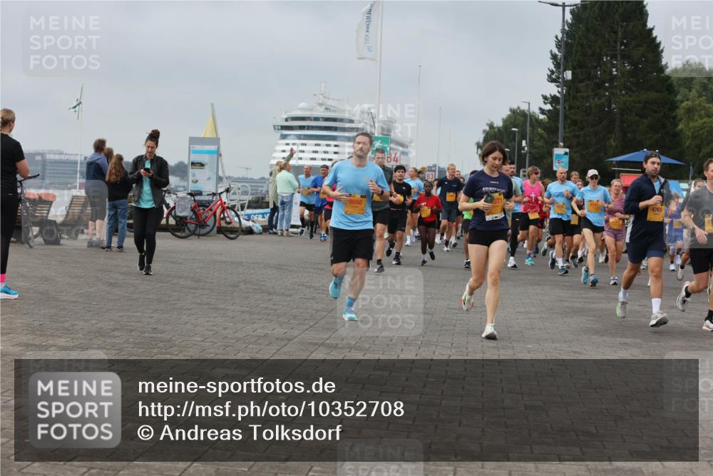 13.09.2026 - Kiel Lauf Andreas Tolksdorf http://msf.ph/oto/10352708 13.09.2026 09:56:40 Kiellinie 147 meine-sportfotos.de