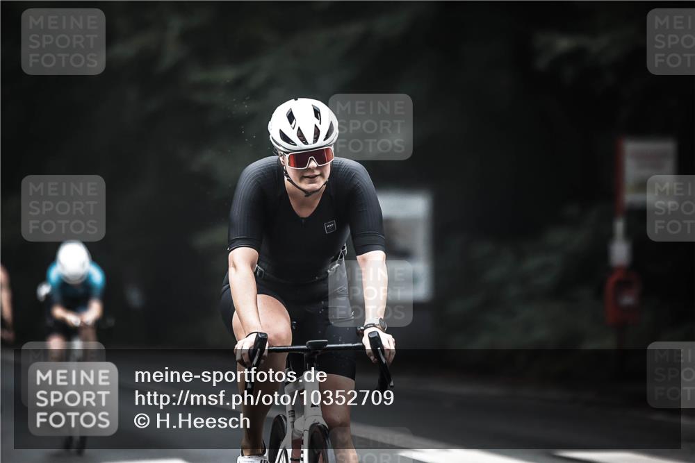 13.09.2026 - Stadtparktriathlon H.Heesch http://msf.ph/oto/10352709 13.09.2026 09:28:37 Radfahren 106, 158, 160, 184, 208 meine-sportfotos.de