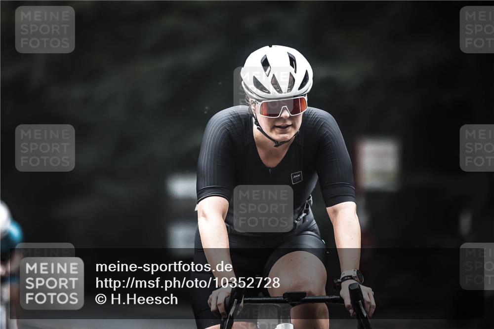 13.09.2026 - Stadtparktriathlon H.Heesch http://msf.ph/oto/10352728 13.09.2026 09:28:37 Radfahren 106, 158, 160, 184, 208 meine-sportfotos.de