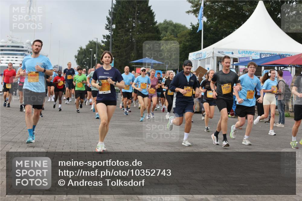 13.09.2026 - Kiel Lauf Andreas Tolksdorf http://msf.ph/oto/10352743 13.09.2026 09:56:41 Kiellinie 247, 1075, 9341, 4763, 8680, 11101, 6163 meine-sportfotos.de