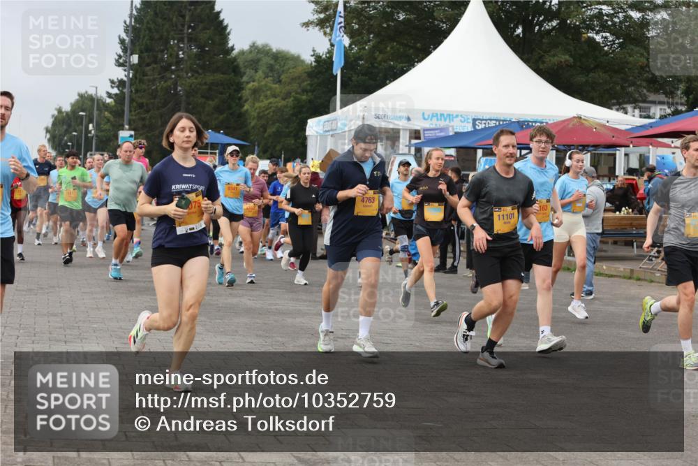 13.09.2026 - Kiel Lauf Andreas Tolksdorf http://msf.ph/oto/10352759 13.09.2026 09:56:42 Kiellinie 9341, 4763, 11101, 163 meine-sportfotos.de