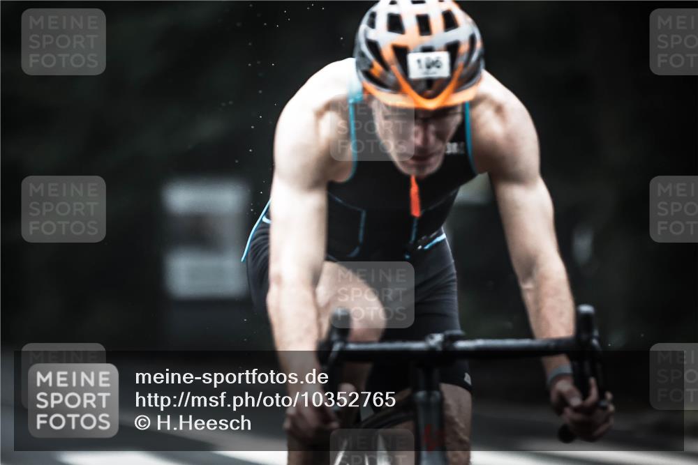 13.09.2026 - Stadtparktriathlon H.Heesch http://msf.ph/oto/10352765 13.09.2026 09:28:40 Radfahren 81, 106, 154, 158, 160, 167, 184 meine-sportfotos.de