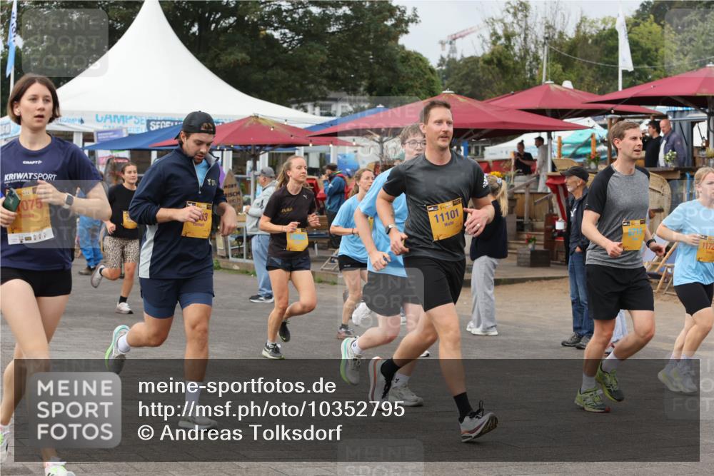 13.09.2026 - Kiel Lauf Andreas Tolksdorf http://msf.ph/oto/10352795 13.09.2026 09:56:43 Kiellinie 38, 075, 3, 10860, 11101, 1172 meine-sportfotos.de