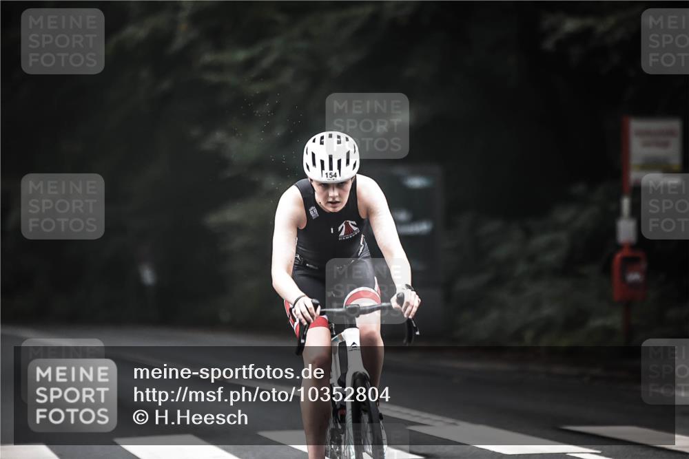 13.09.2026 - Stadtparktriathlon H.Heesch http://msf.ph/oto/10352804 13.09.2026 09:28:45 Radfahren 81, 106, 154, 167, 198 meine-sportfotos.de