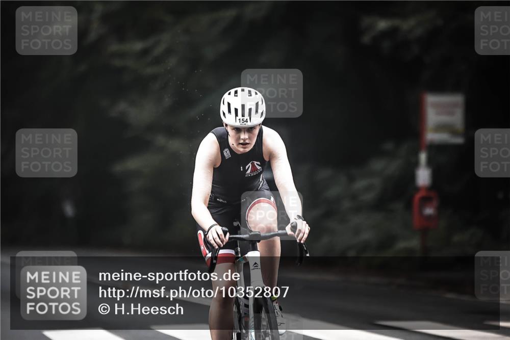 13.09.2026 - Stadtparktriathlon H.Heesch http://msf.ph/oto/10352807 13.09.2026 09:28:45 Radfahren 81, 106, 154, 167, 198 meine-sportfotos.de