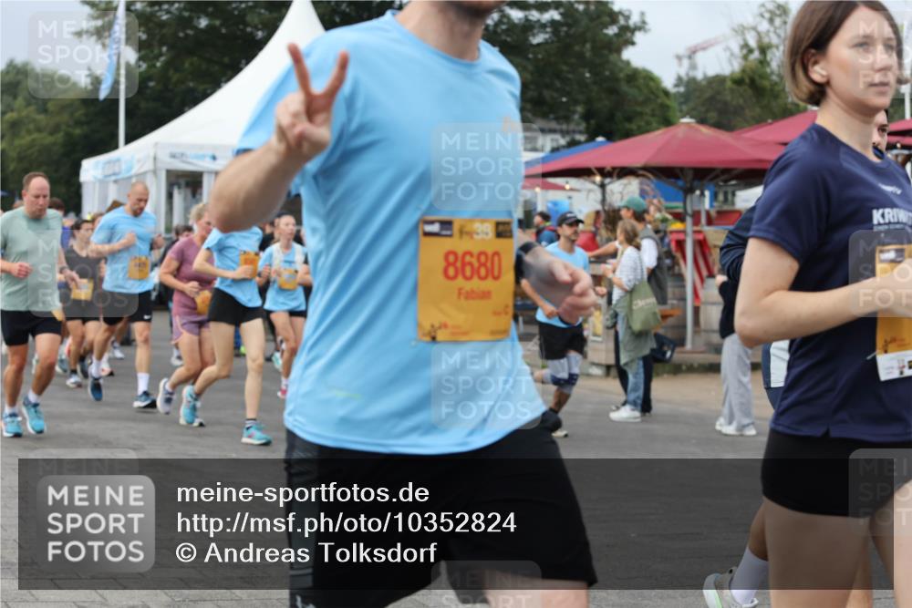 13.09.2026 - Kiel Lauf Andreas Tolksdorf http://msf.ph/oto/10352824 13.09.2026 09:56:44 Kiellinie 39, 8680 meine-sportfotos.de