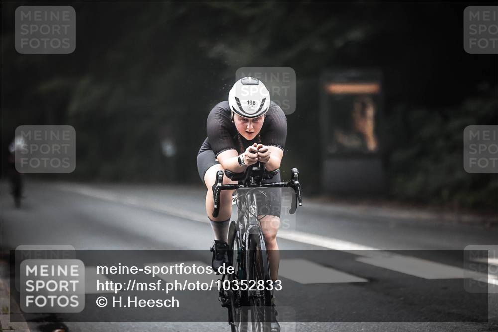 13.09.2026 - Stadtparktriathlon H.Heesch http://msf.ph/oto/10352833 13.09.2026 09:28:49 Radfahren 81, 154, 167, 197, 198 meine-sportfotos.de