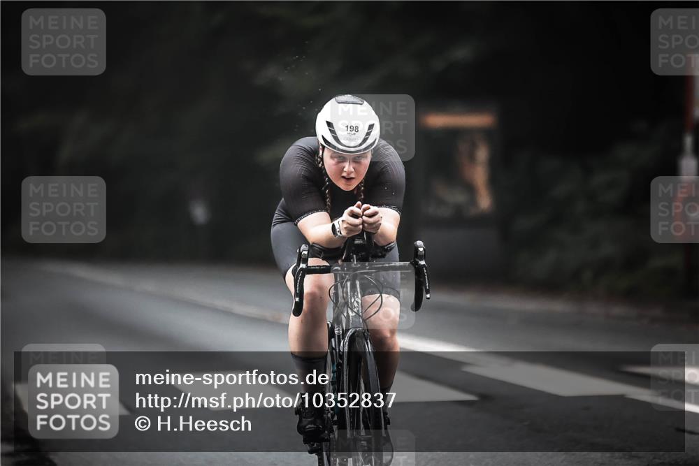 13.09.2026 - Stadtparktriathlon H.Heesch http://msf.ph/oto/10352837 13.09.2026 09:28:49 Radfahren 81, 154, 167, 197, 198 meine-sportfotos.de