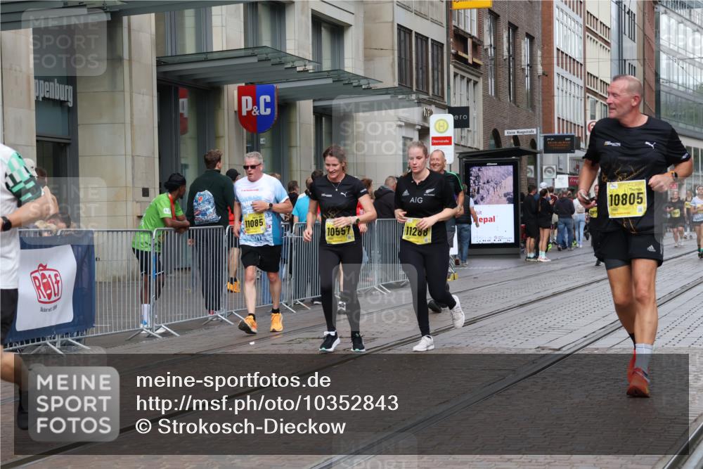 13.09.2026 - 21. swb-Marathon Bremen Strokosch-Dieckow http://msf.ph/oto/10352843 13.09.2026 11:14:35 Ziel 10271, 10325, 10519, 10557, 10605, 10705, 10752, 10776, 10805, 11085, 11097, 11098, 11186, 11288, 11645, 11673, 11810, 11876, 11974, 12110, 12191, 12193, 12333, 10303, 10395, 10396, 10402, 10586, 10722, 10784, 10854, 11041, 11140, 11173, 11363, 11408, 11703, 11864, 12100, 12112, 12431 meine-sportfotos.de
