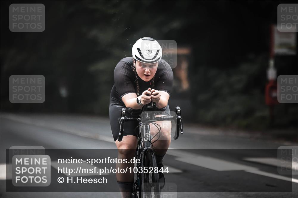 13.09.2026 - Stadtparktriathlon H.Heesch http://msf.ph/oto/10352844 13.09.2026 09:28:49 Radfahren 81, 154, 167, 197, 198 meine-sportfotos.de