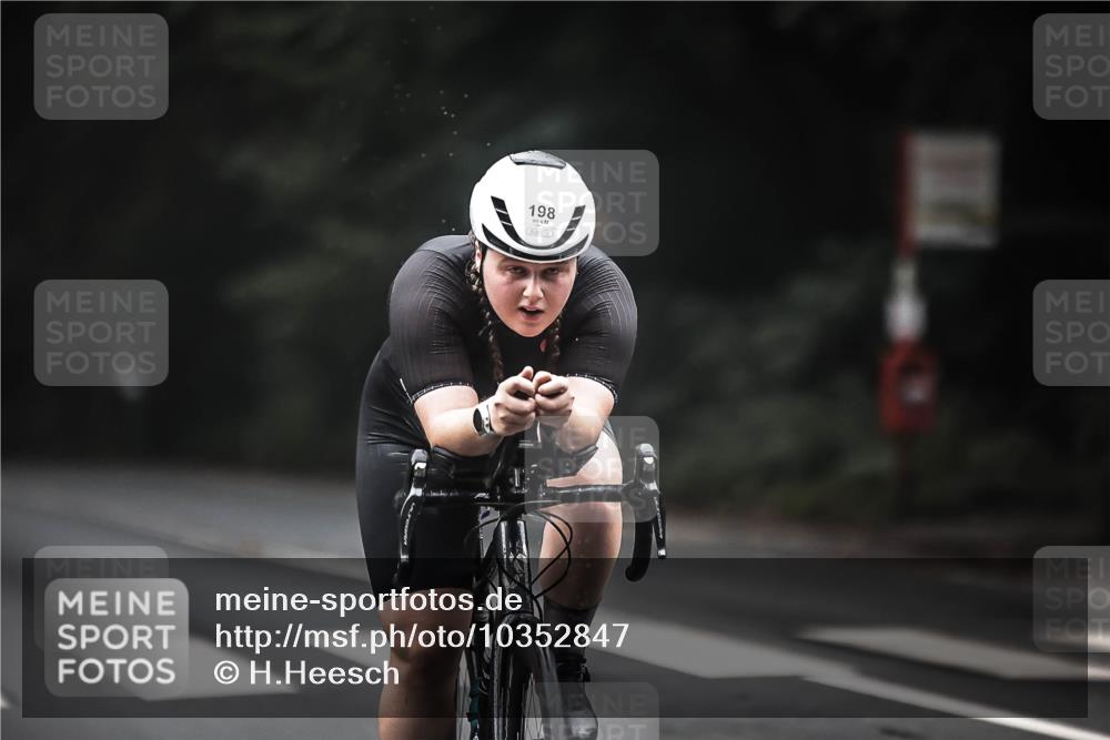 13.09.2026 - Stadtparktriathlon H.Heesch http://msf.ph/oto/10352847 13.09.2026 09:28:49 Radfahren 81, 154, 167, 197, 198 meine-sportfotos.de