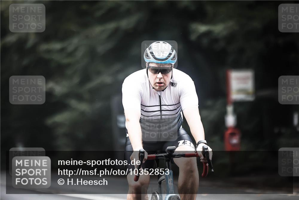 13.09.2026 - Stadtparktriathlon H.Heesch http://msf.ph/oto/10352853 13.09.2026 11:07:25 Radfahren 469, 518, 530, 533, 575, 586, 639, 678, 699 meine-sportfotos.de