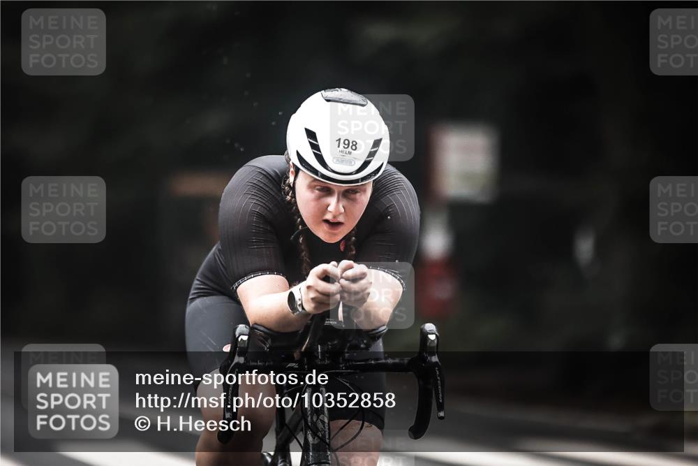 13.09.2026 - Stadtparktriathlon H.Heesch http://msf.ph/oto/10352858 13.09.2026 09:28:49 Radfahren 81, 154, 167, 197, 198 meine-sportfotos.de