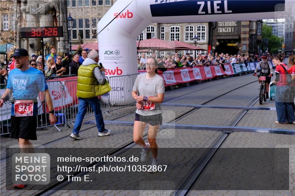 13.09.2026 - 21. swb-Marathon Bremen Tim E. http://msf.ph/oto/10352867 13.09.2026 12:38:15 Ziel  meine-sportfotos.de