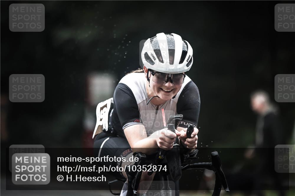 13.09.2026 - Stadtparktriathlon H.Heesch http://msf.ph/oto/10352874 13.09.2026 09:28:54 Radfahren 114, 197, 198 meine-sportfotos.de