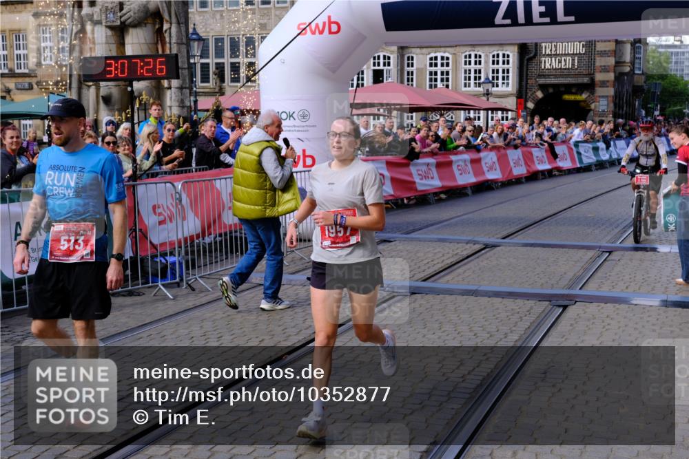 13.09.2026 - 21. swb-Marathon Bremen Tim E. http://msf.ph/oto/10352877 13.09.2026 12:38:15 Ziel  meine-sportfotos.de