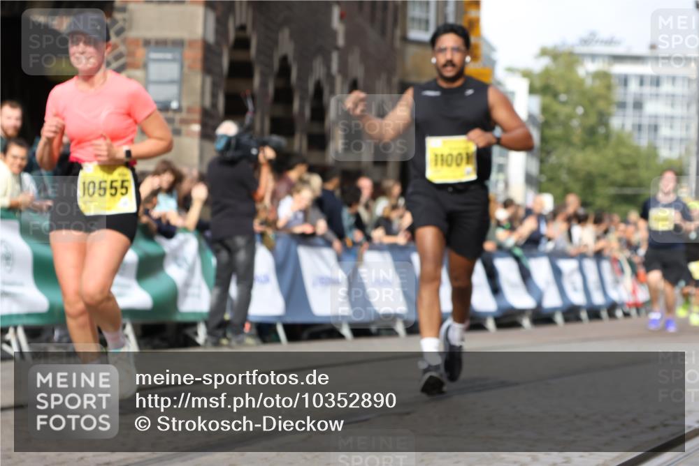 13.09.2026 - 21. swb-Marathon Bremen Strokosch-Dieckow http://msf.ph/oto/10352890 13.09.2026 10:55:17 Ziel 10555, 10646, 10901, 11001, 11620, 11860, 11889, 11908, 11976, 12313, 12800, 13592, 10203, 10256, 10725, 11414, 11748, 11941, 11977, 12030, 12218, 12258, 12348 meine-sportfotos.de