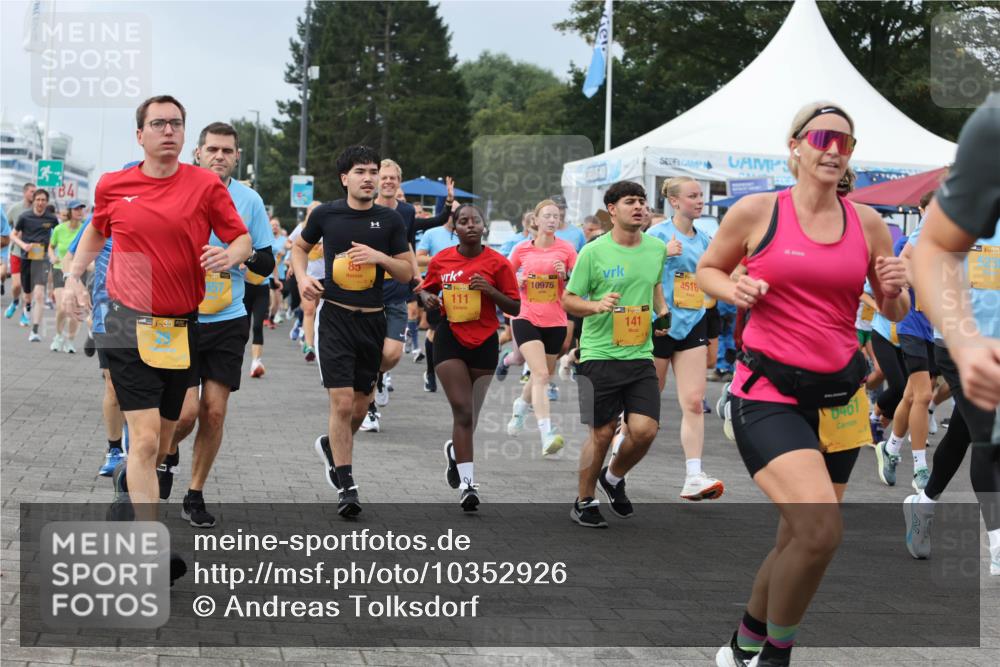 13.09.2026 - Kiel Lauf Andreas Tolksdorf http://msf.ph/oto/10352926 13.09.2026 09:56:46 Kiellinie 84, 85, 111, 10975, 4516, 141, 6401, 4, 39, 5239 meine-sportfotos.de
