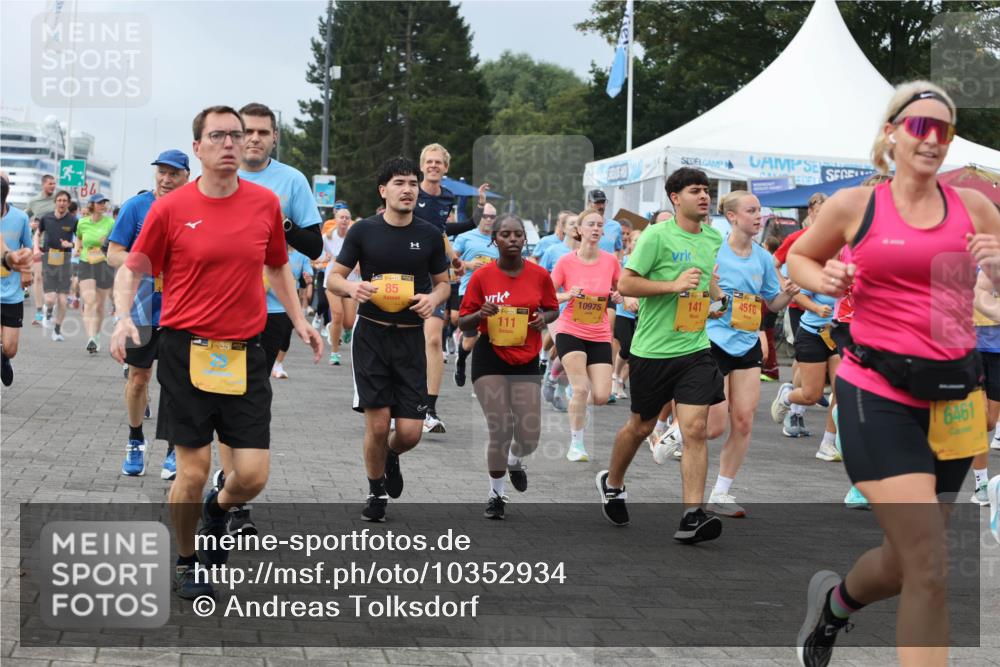 13.09.2026 - Kiel Lauf Andreas Tolksdorf http://msf.ph/oto/10352934 13.09.2026 09:56:46 Kiellinie 85, 1, 39, 10975, 111, 141, 4516, 6461 meine-sportfotos.de