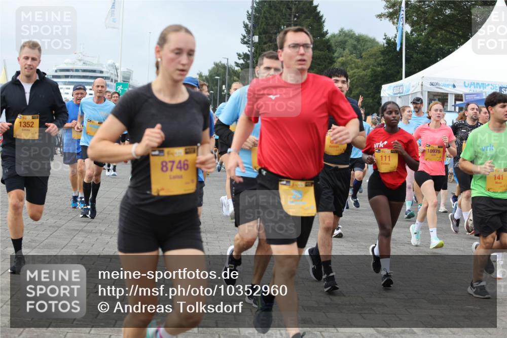 13.09.2026 - Kiel Lauf Andreas Tolksdorf http://msf.ph/oto/10352960 13.09.2026 09:56:47 Kiellinie 39, 1352, 247, 8746, 39, 111, 10975, 39, 141 meine-sportfotos.de